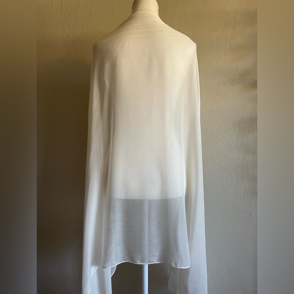 Soft white wrap - Picture 6 of 7